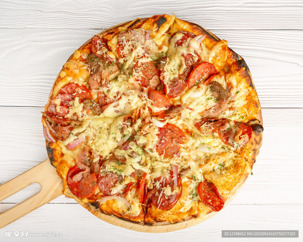 美味香肠芝士披萨