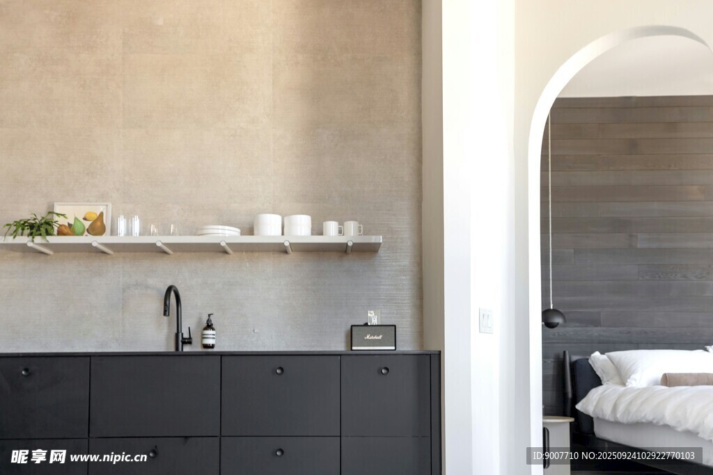 简约风室内厨房与卧室一角