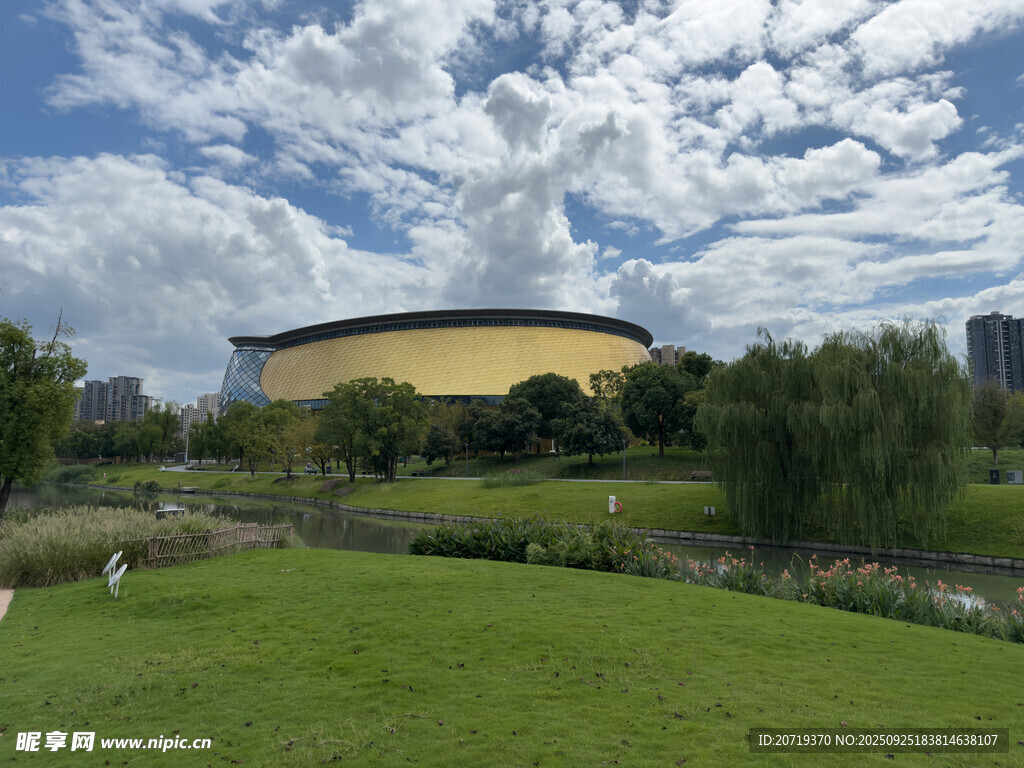 公园里的体育馆