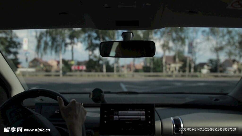 车内视角看车外风景
