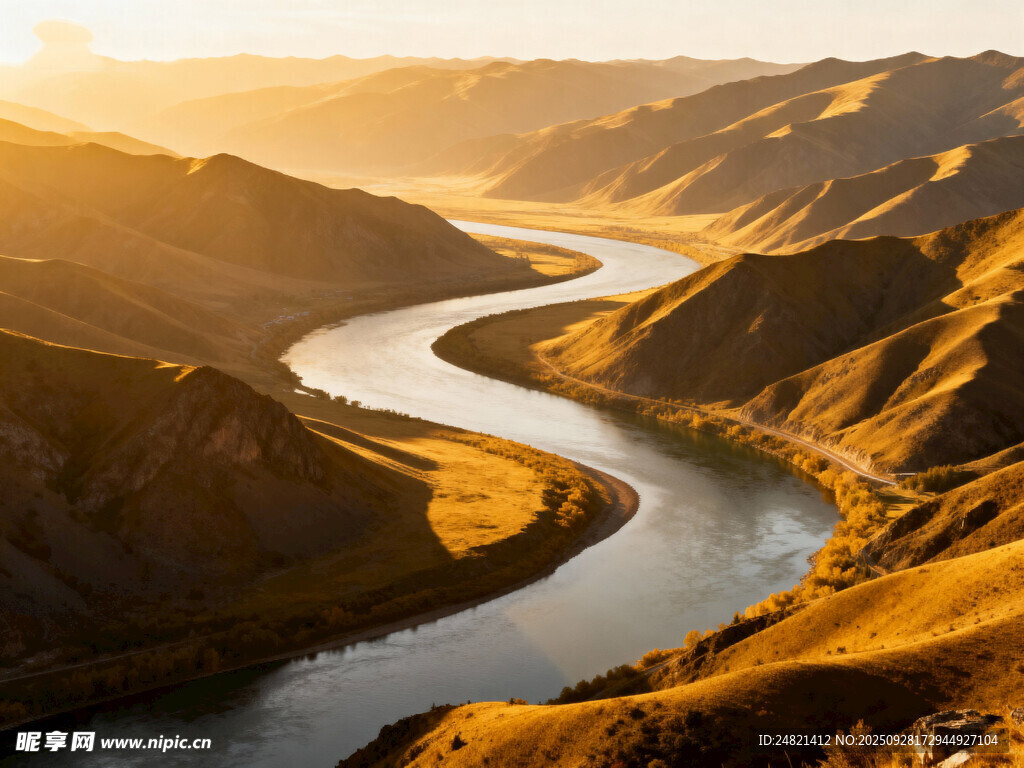 金色河谷中的蜿蜒河流