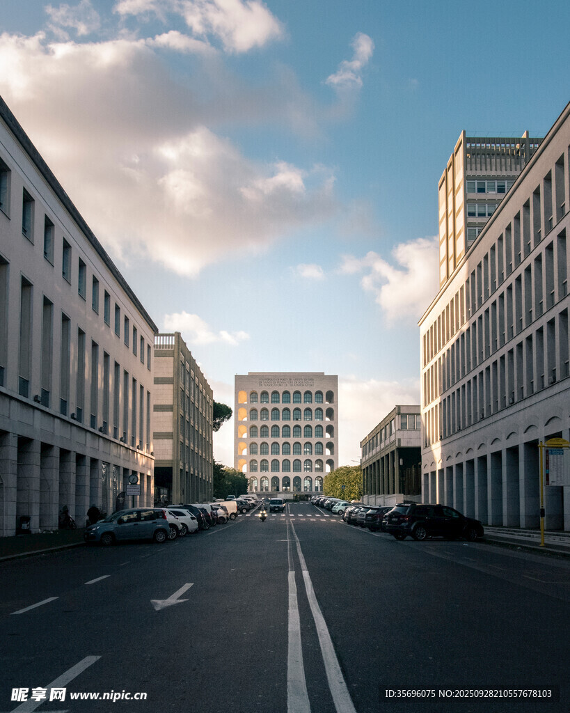 城市街道空旷景象