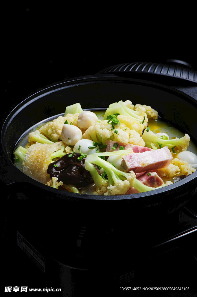 美味鲜香的特色砂锅美食