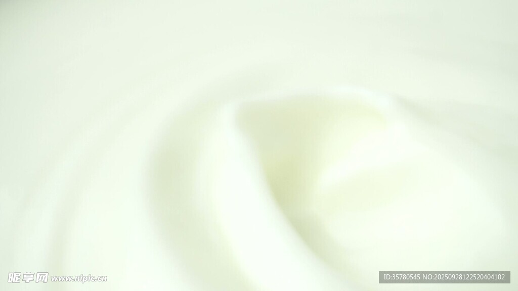 牛奶滴落溅起特写视频素材