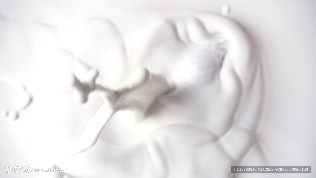 牛奶滴落溅起特写视频素材