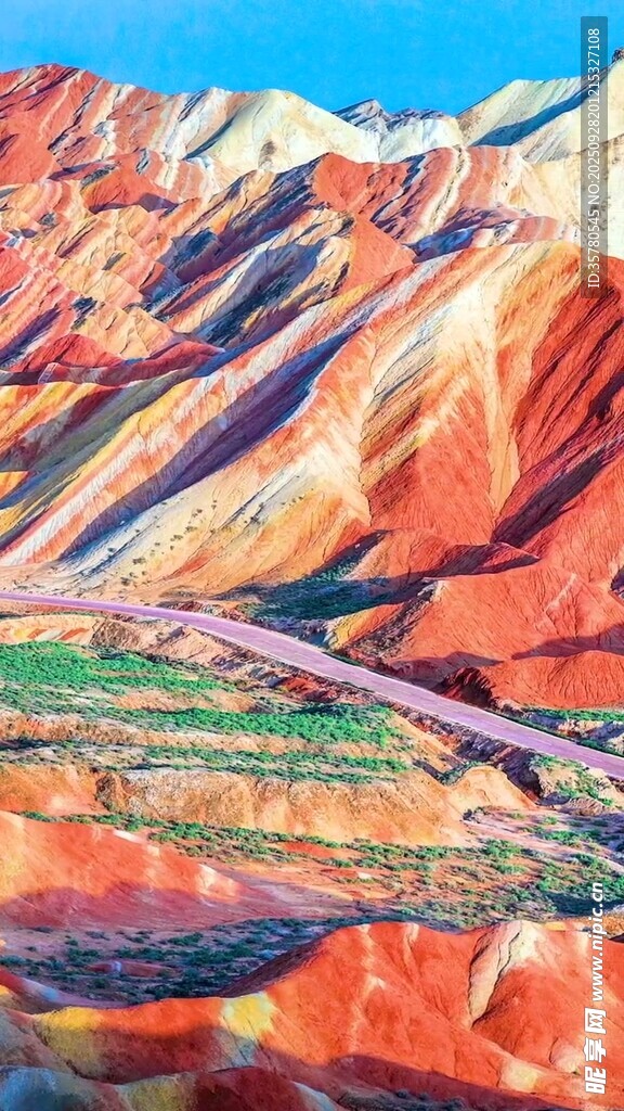 七彩丹霞壮丽风光