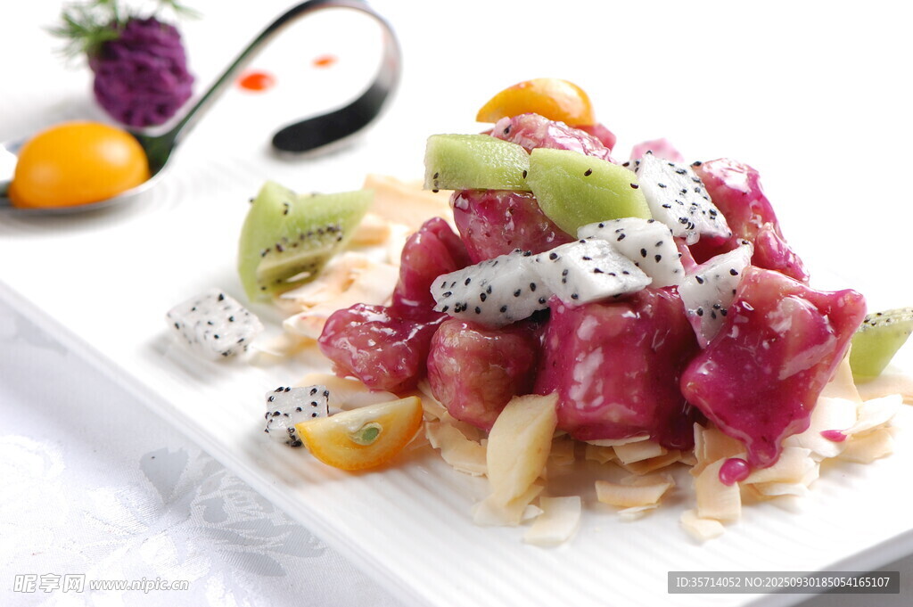 缤纷水果沙拉美味又健康