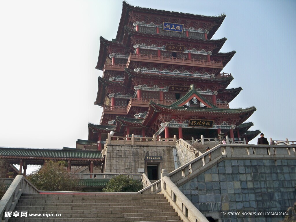 古朴典雅的多层中式阁楼