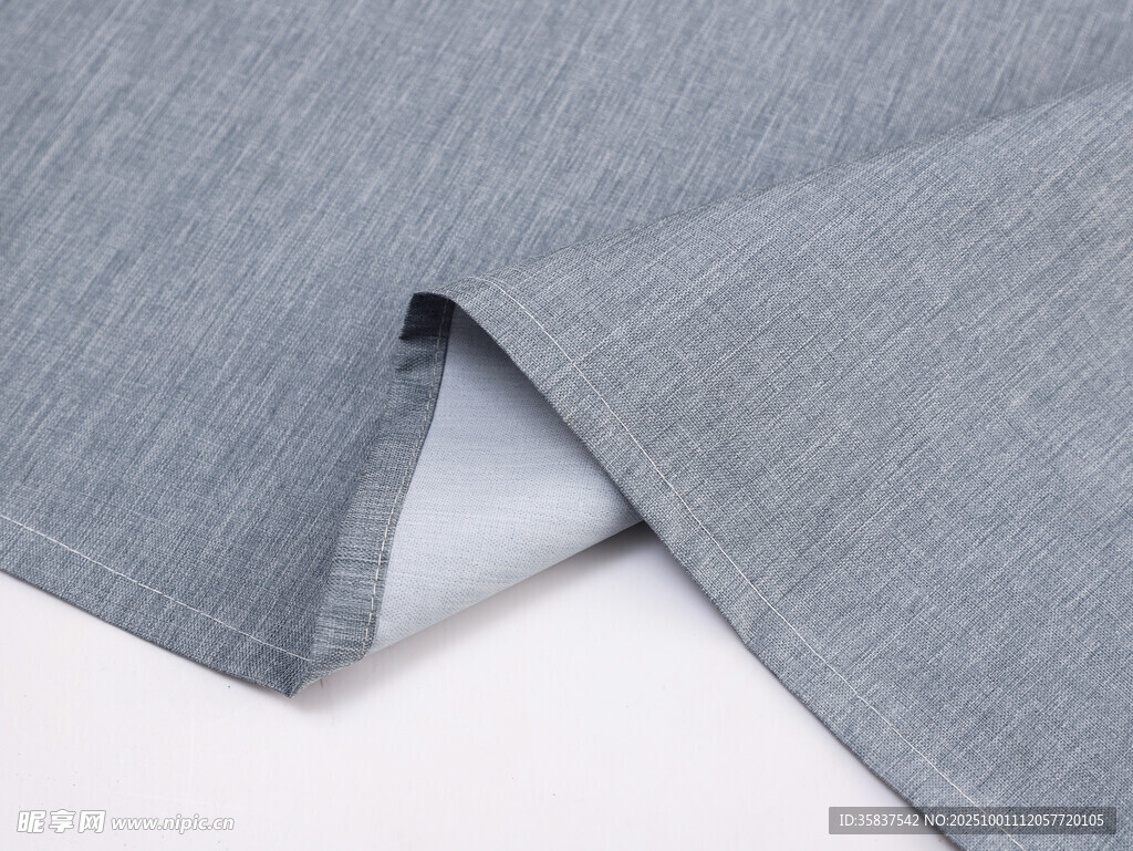 浅灰色布料细节展示