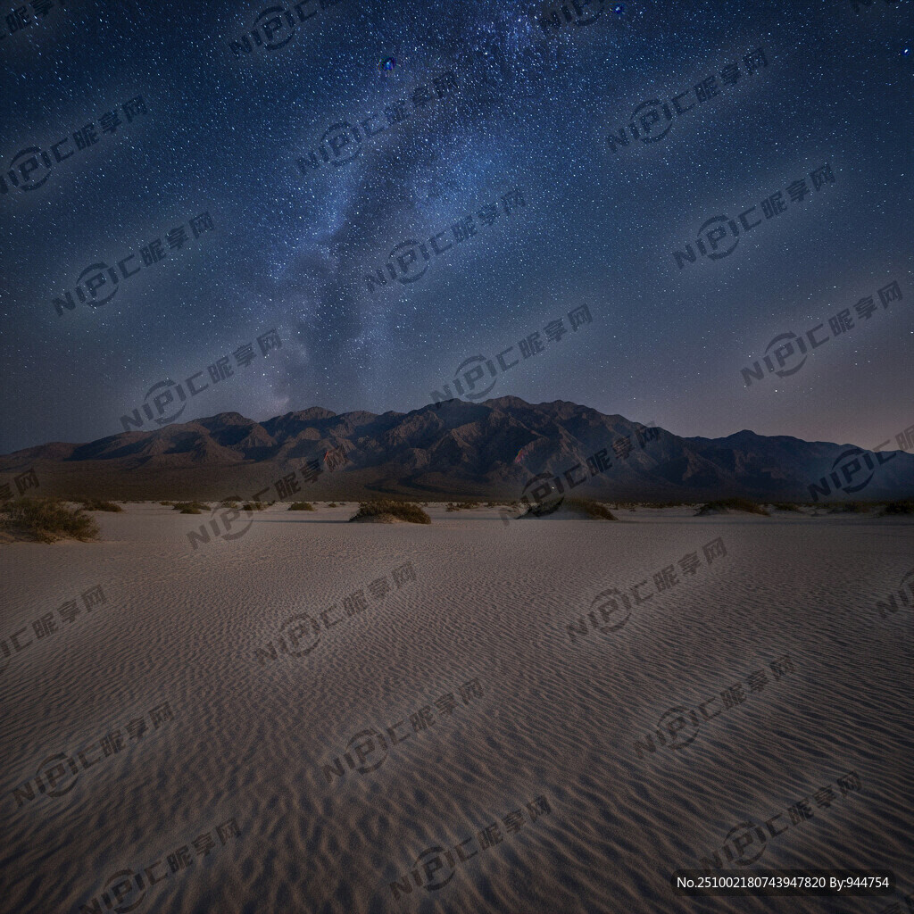 远山 星空 夜间沙地