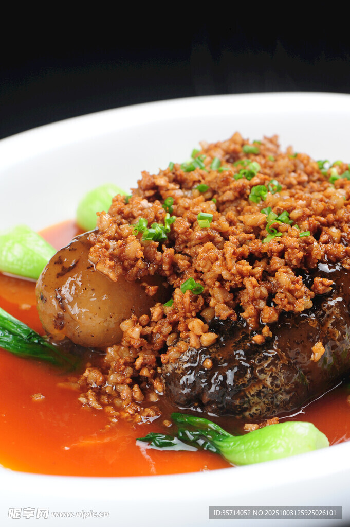 红烧海参配青菜