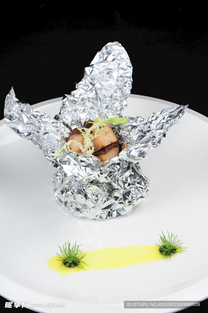 锡纸包裹的美味佳肴