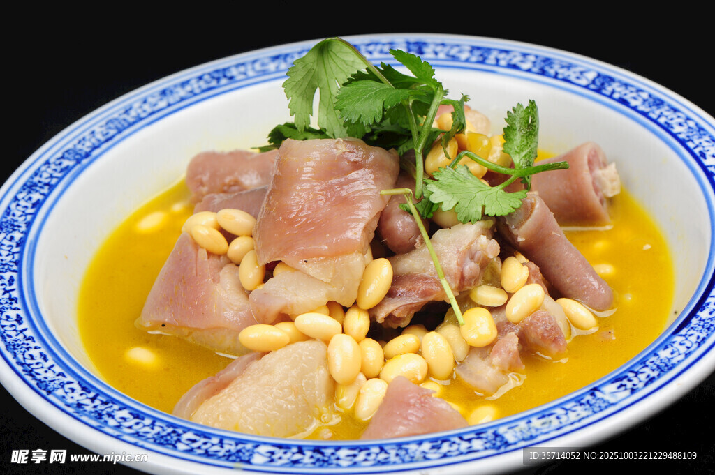 黄豆猪肚汤营养美味佳肴