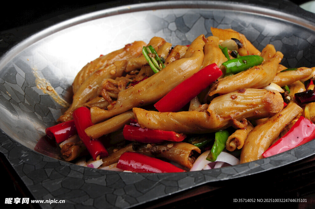 香辣美味干锅鸡爪