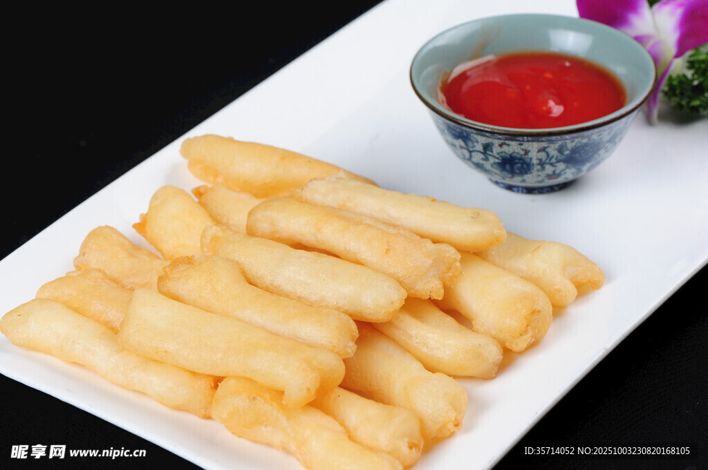 美味炸物配蘸酱