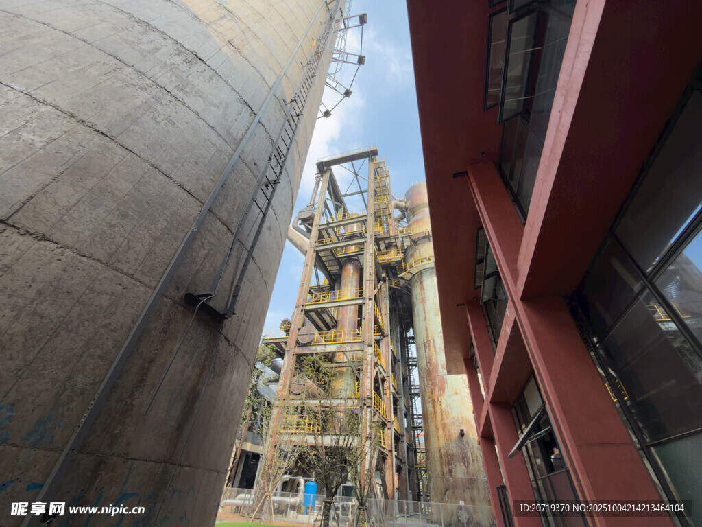 工业设施与建筑景象