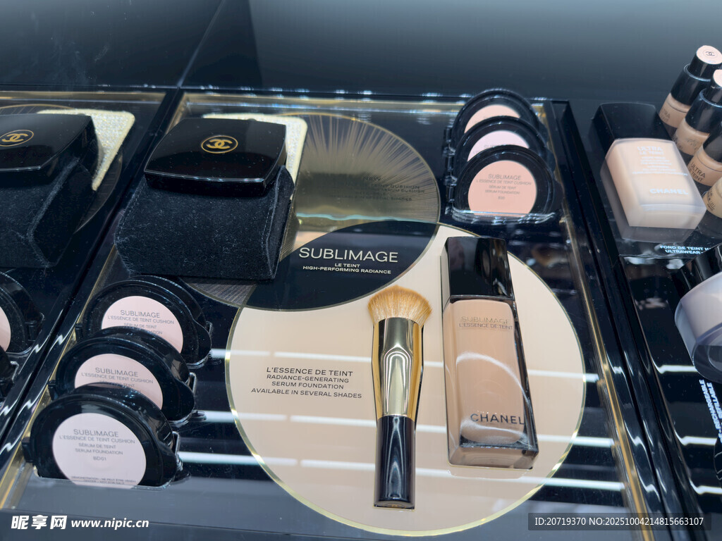 多样美妆产品整齐陈列