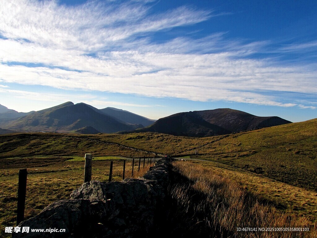 山间美景秋日原野风光