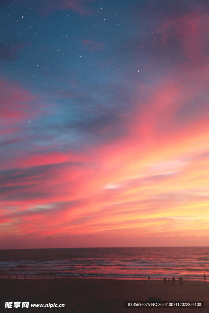 海边绚烂晚霞美景