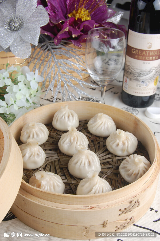 竹笼里的美味小笼包