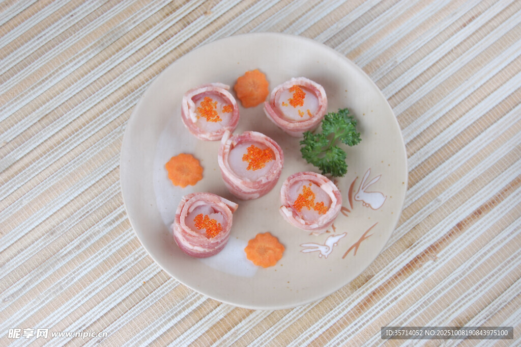 胡萝卜鸡肉卷摆盘美食