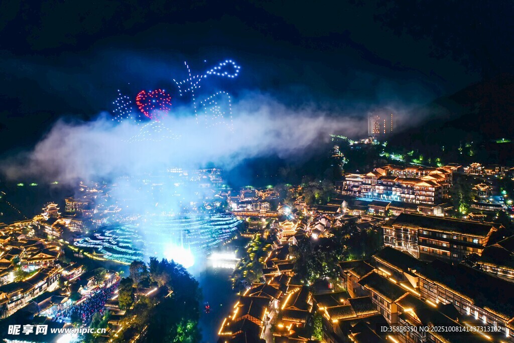 乌江寨烟花璀璨绽放