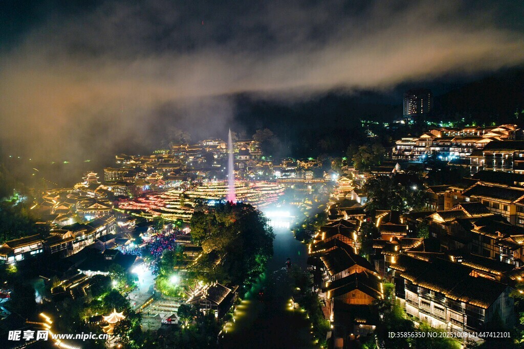 乌江寨夜景璀璨灯火辉煌