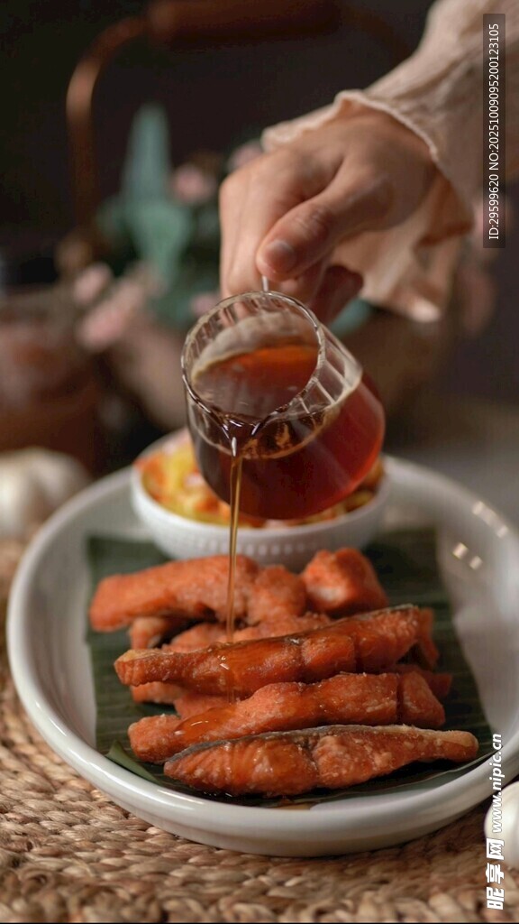 手冲热茶搭配美味点心