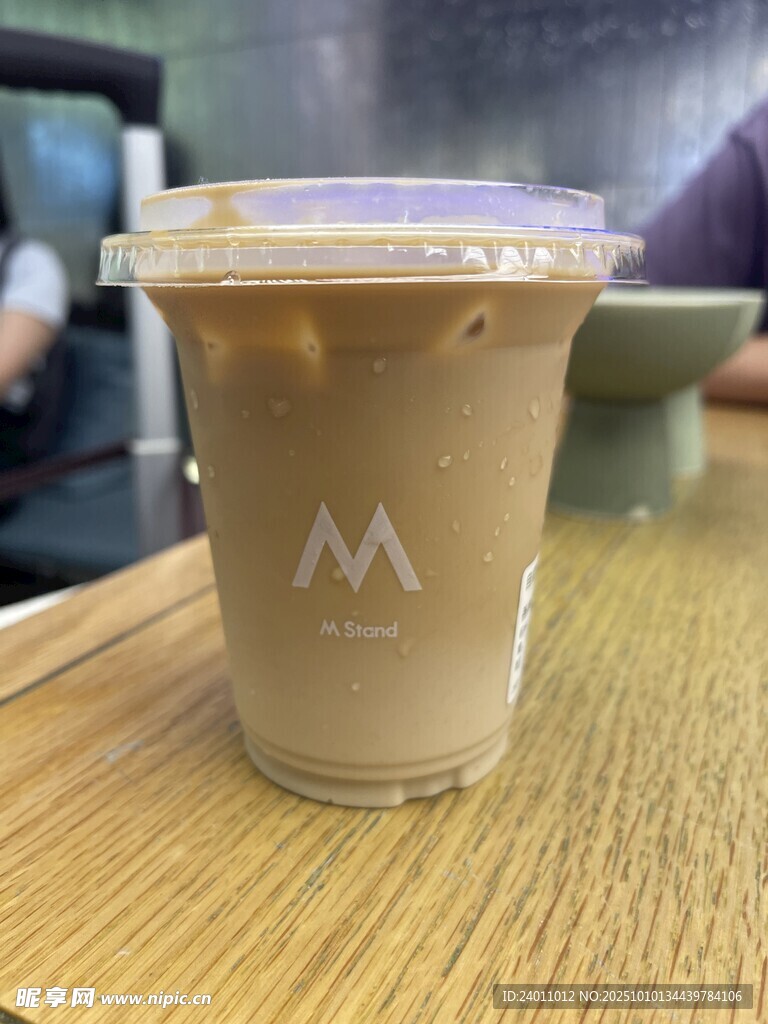 透明杯装特色咖啡饮品