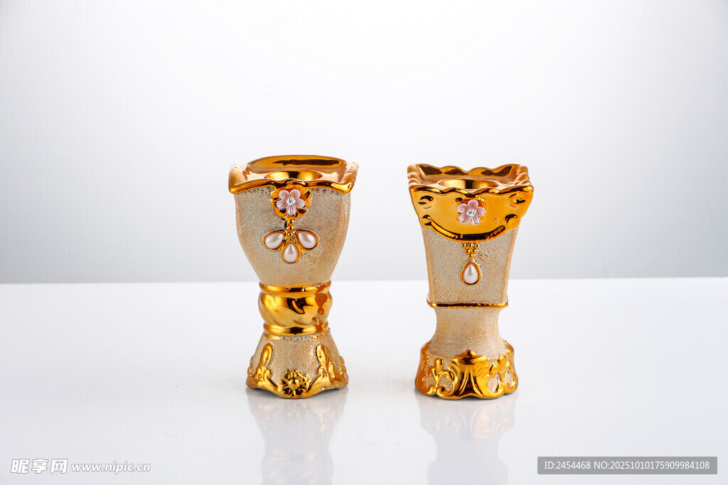 精美金色雕花陶瓷杯