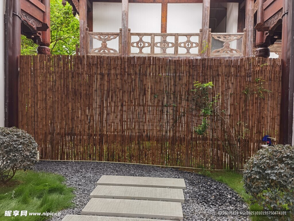 中式庭院木栅栏景观