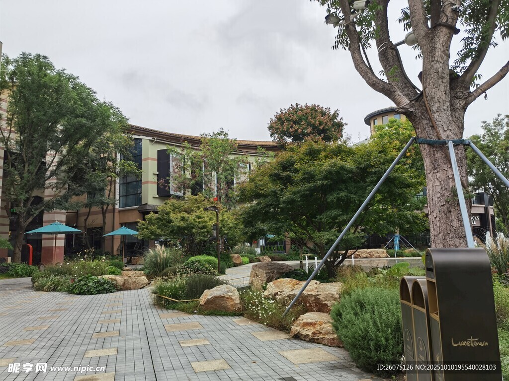 城市中别致的园林景观