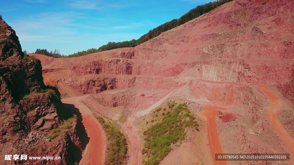 红色山谷地貌景观