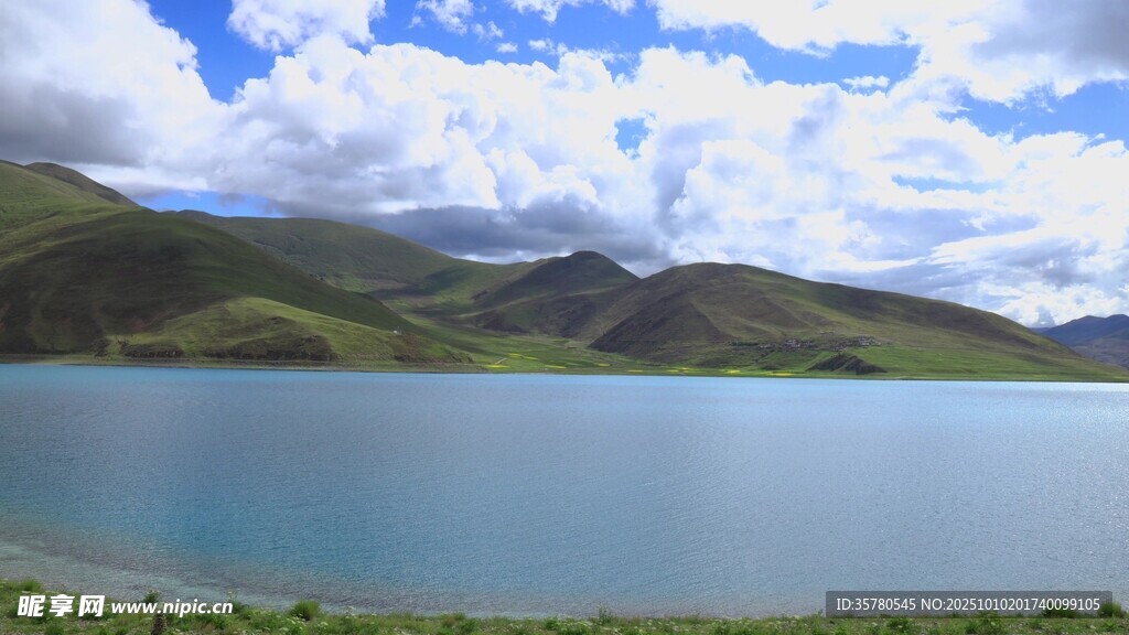 美丽高原湖泊风光