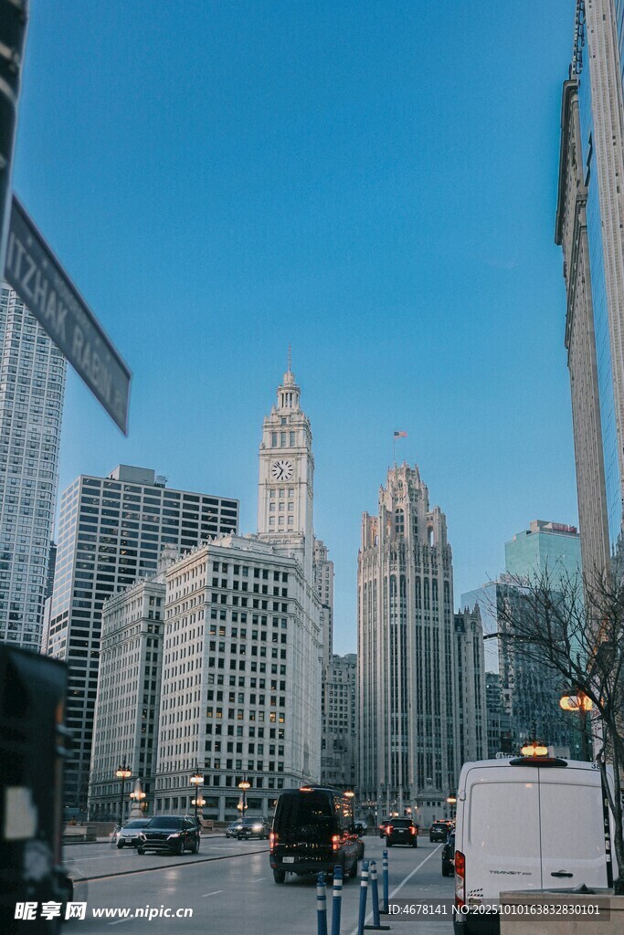 都市高楼林立的城市景观