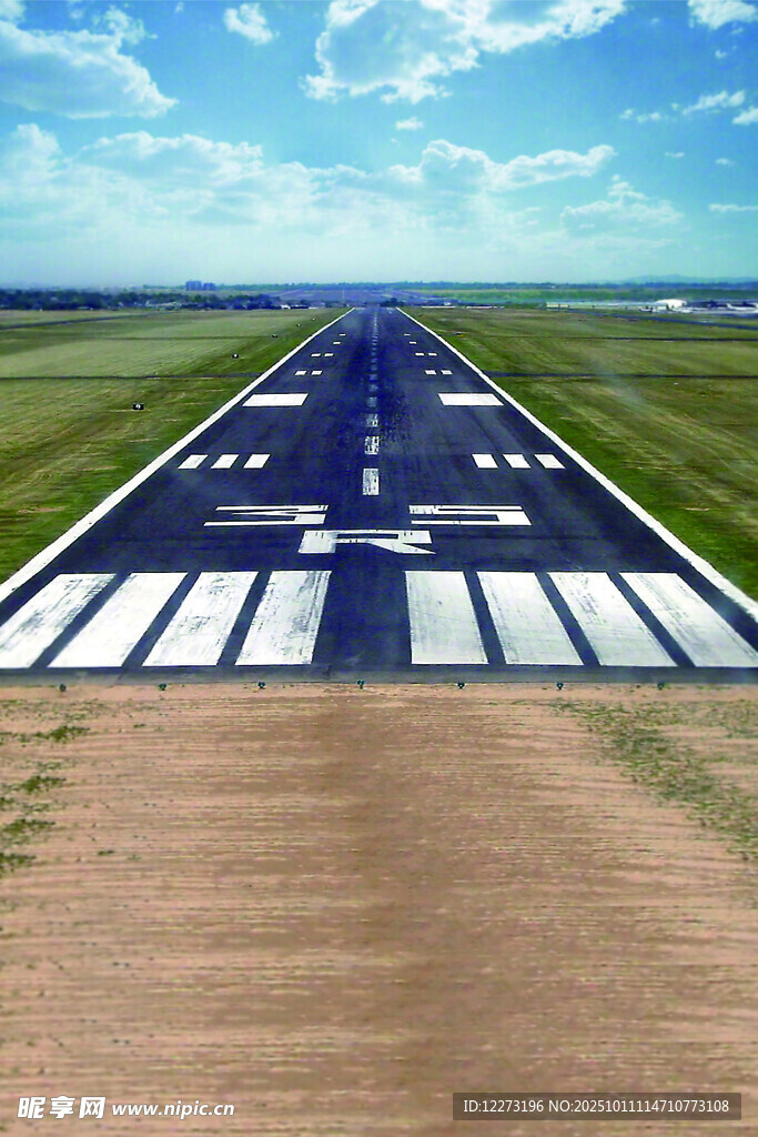 机场跑道鸟瞰图