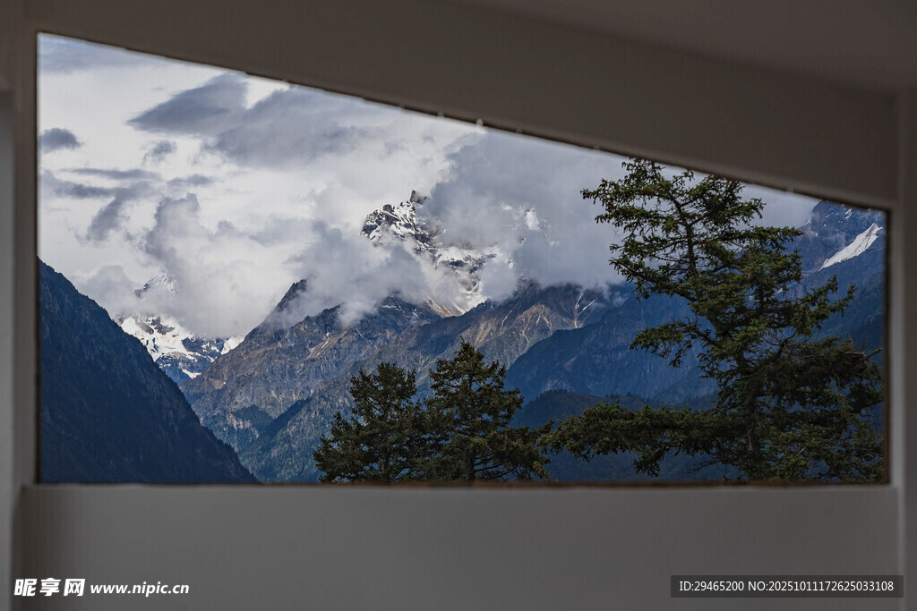 大幅雪山森林风景装饰画