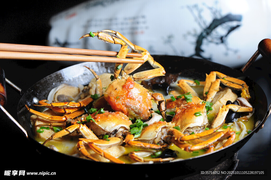 海鲜炒面美味诱人瞬间