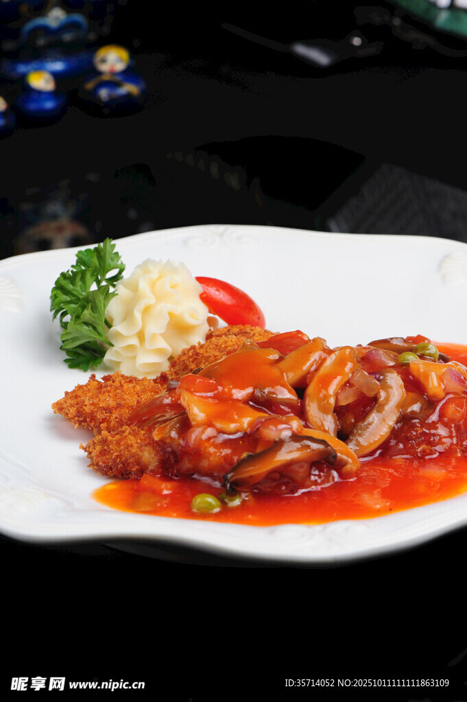 美味番茄汁浇汁鱿鱼