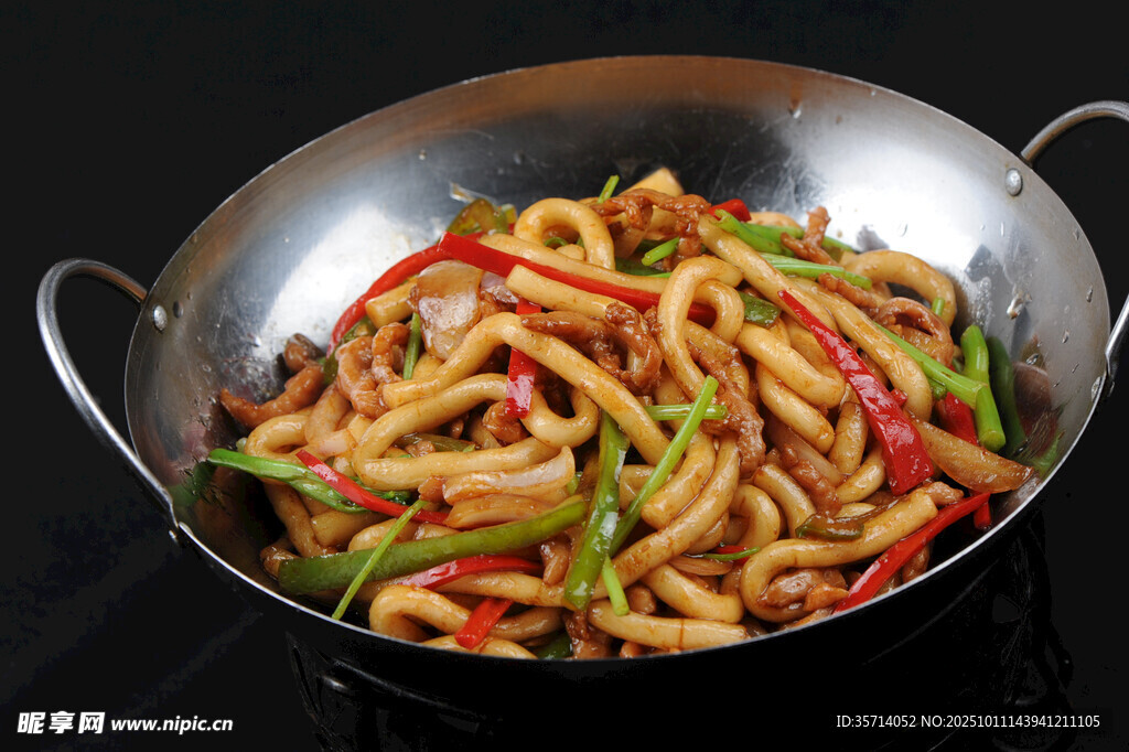 锅中美味炒面
