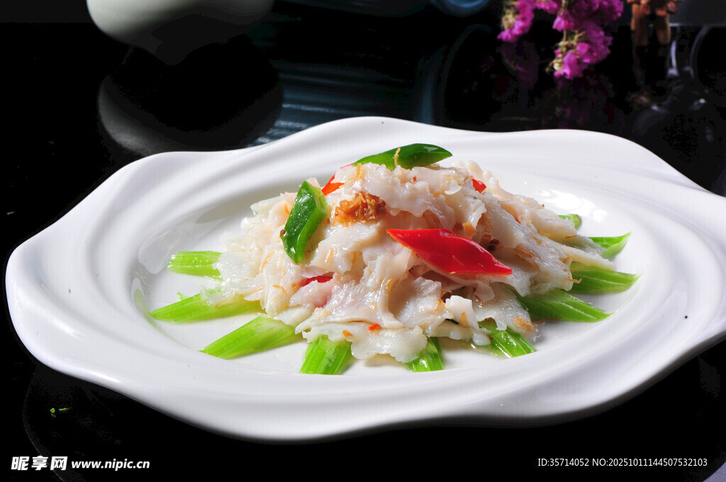 虾仁炒时蔬摆盘精致