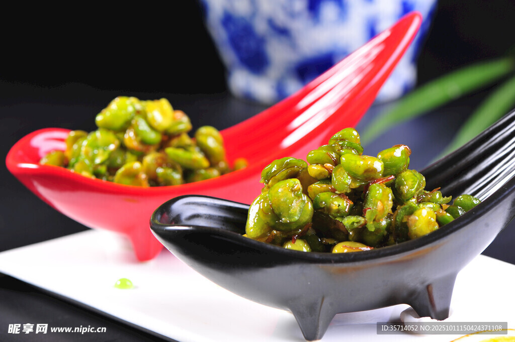 双色碟装美味腌渍青椒