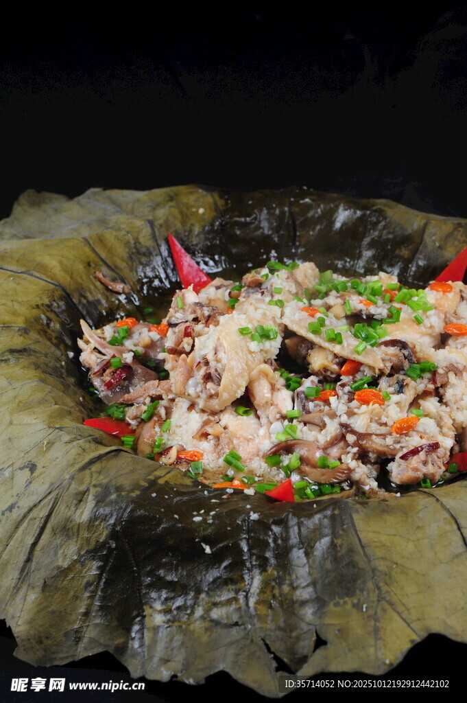 荷叶上的美味小炒