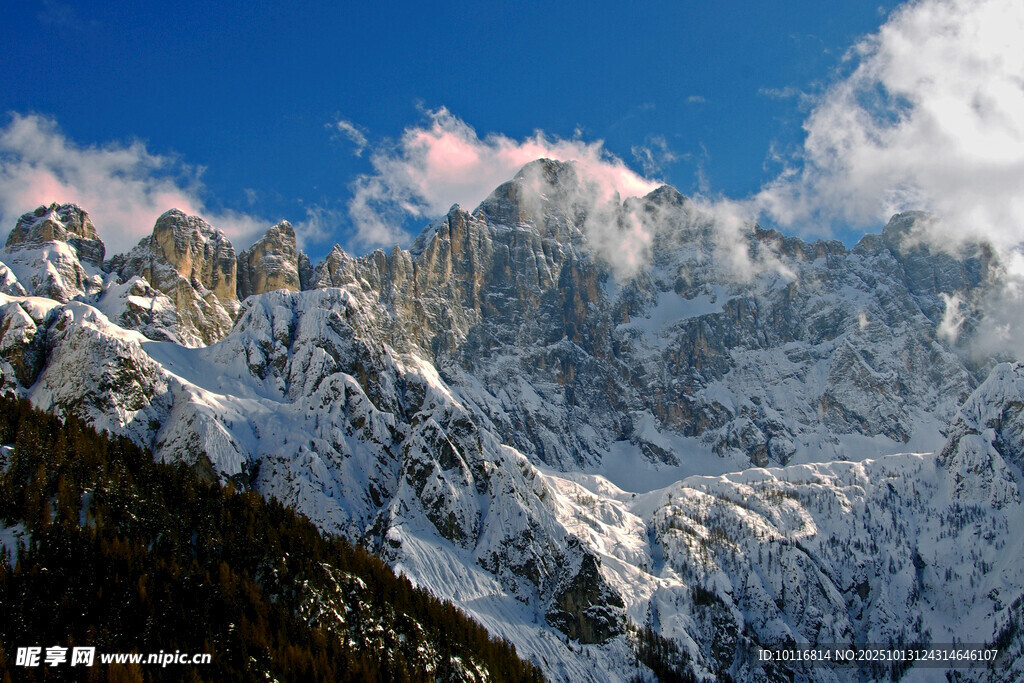 壮丽雪山美景