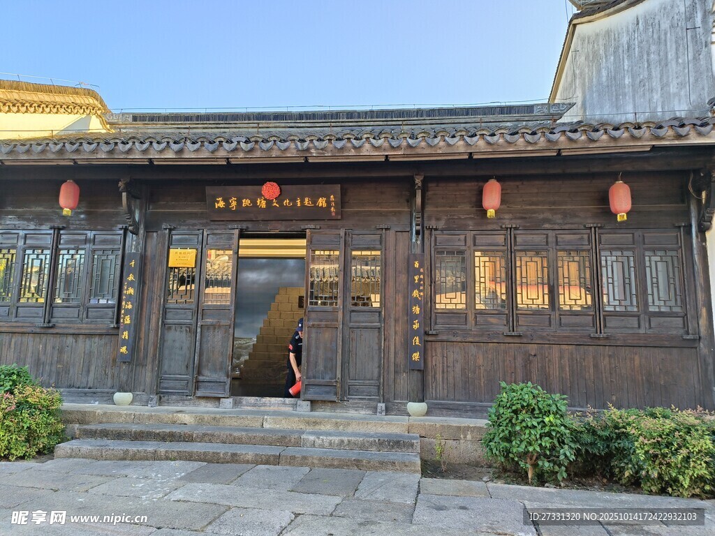 古色古香的中式传统店铺