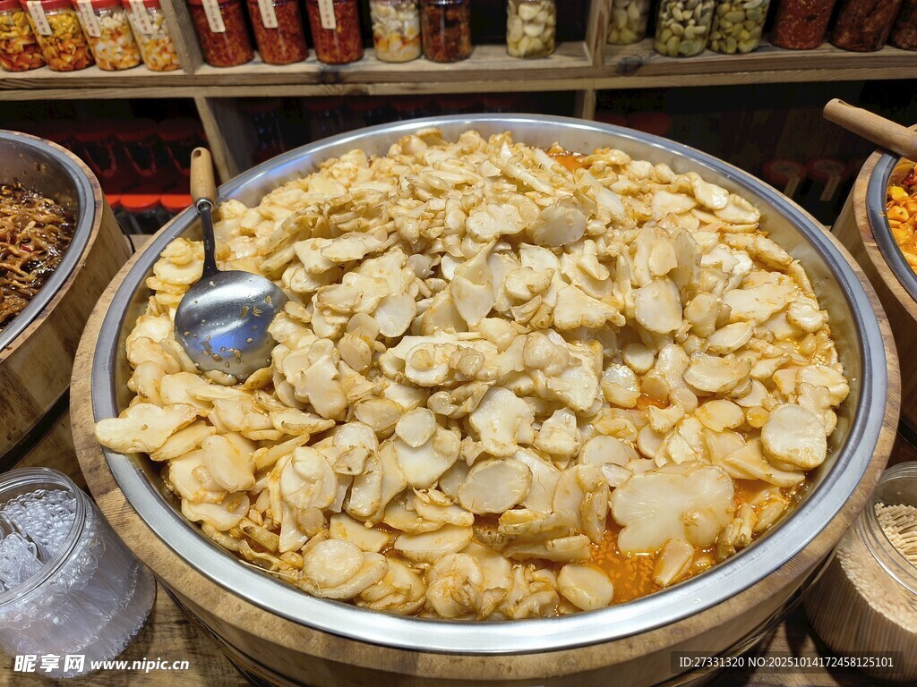 美味卤味拼盘待品尝