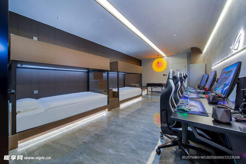 电竞主题双层床住宿空间