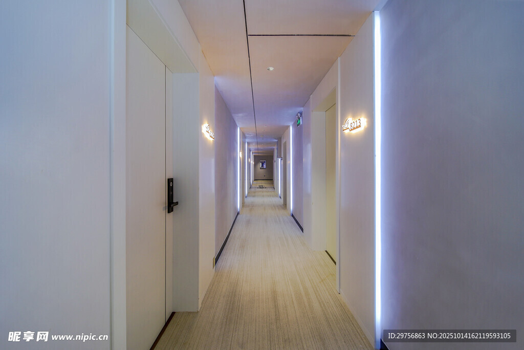 现代简约风格的走廊空间