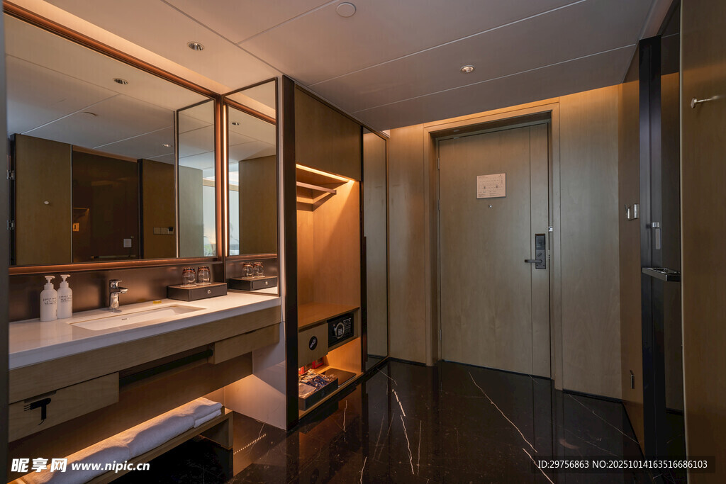 现代风格豪华酒店浴室空间