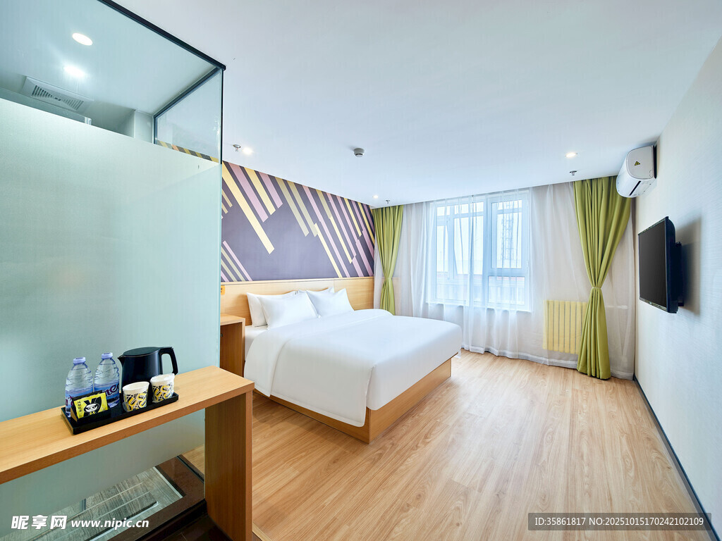 现代简约风格温馨卧室